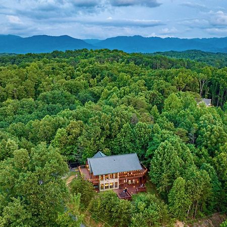 Panorama Mountain View Cabin, Less Than 10 Miles From Gatlinburg And Dollywood, Dog Friendly, 6 Bedrooms Sleeps 17, Fire Pit, Hottub, Washer Dryer, Fully Loaded Kitchen, Gameroom With A Tv, Pool Table, Arcade, Air Hockey, And Foosball Sevierville Exterior foto